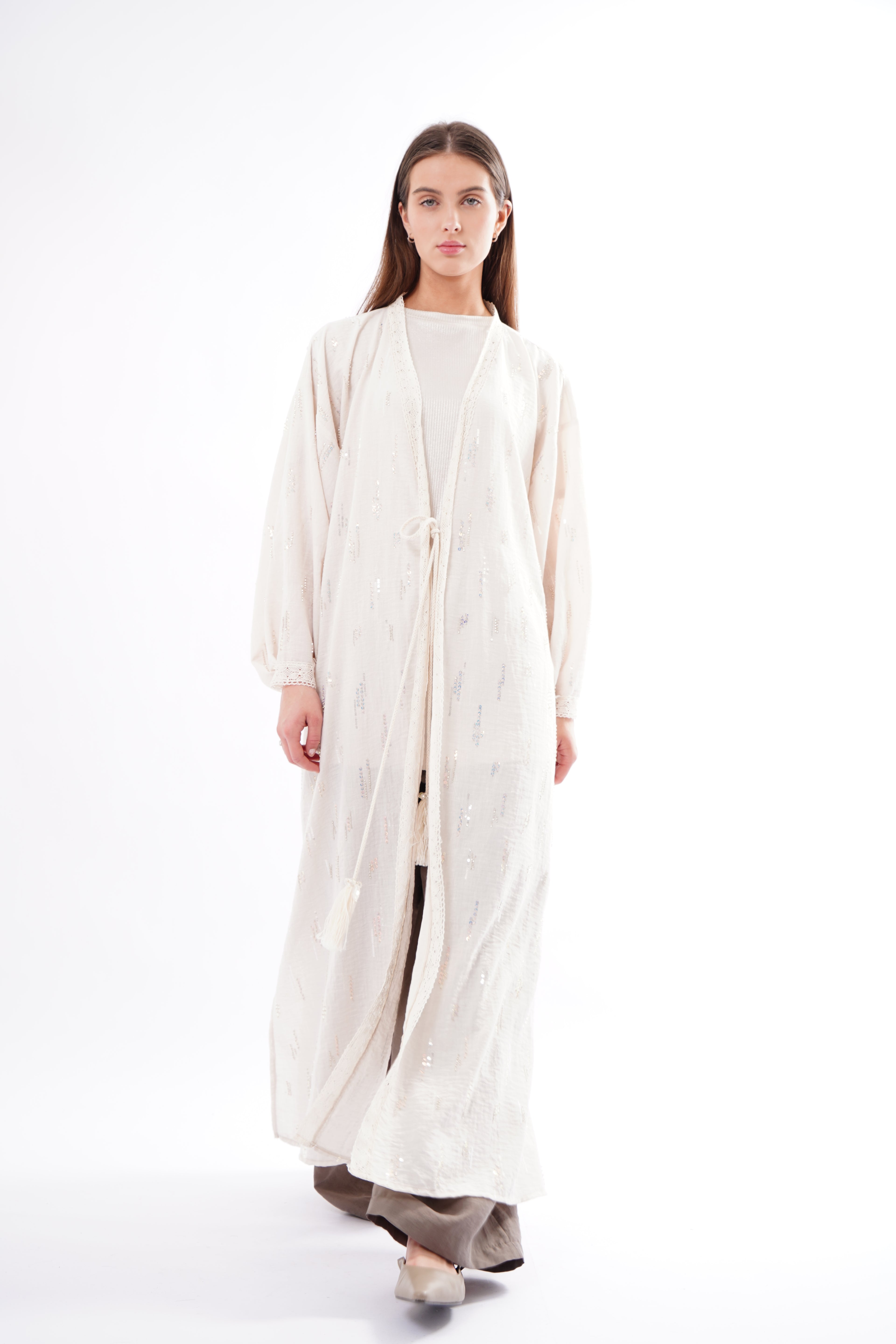 ÖNÜ DANTEL DETAYLI PUL PAYETLİ KAFTAN