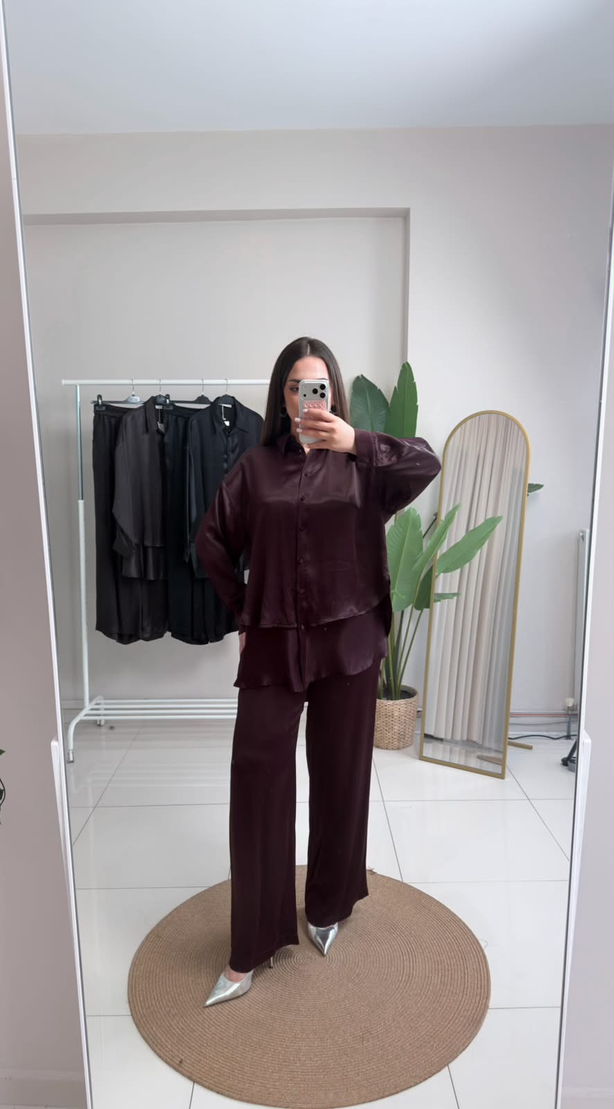ÇİZGİ DETAYLI SATEN PANTOLONLU TAKIM