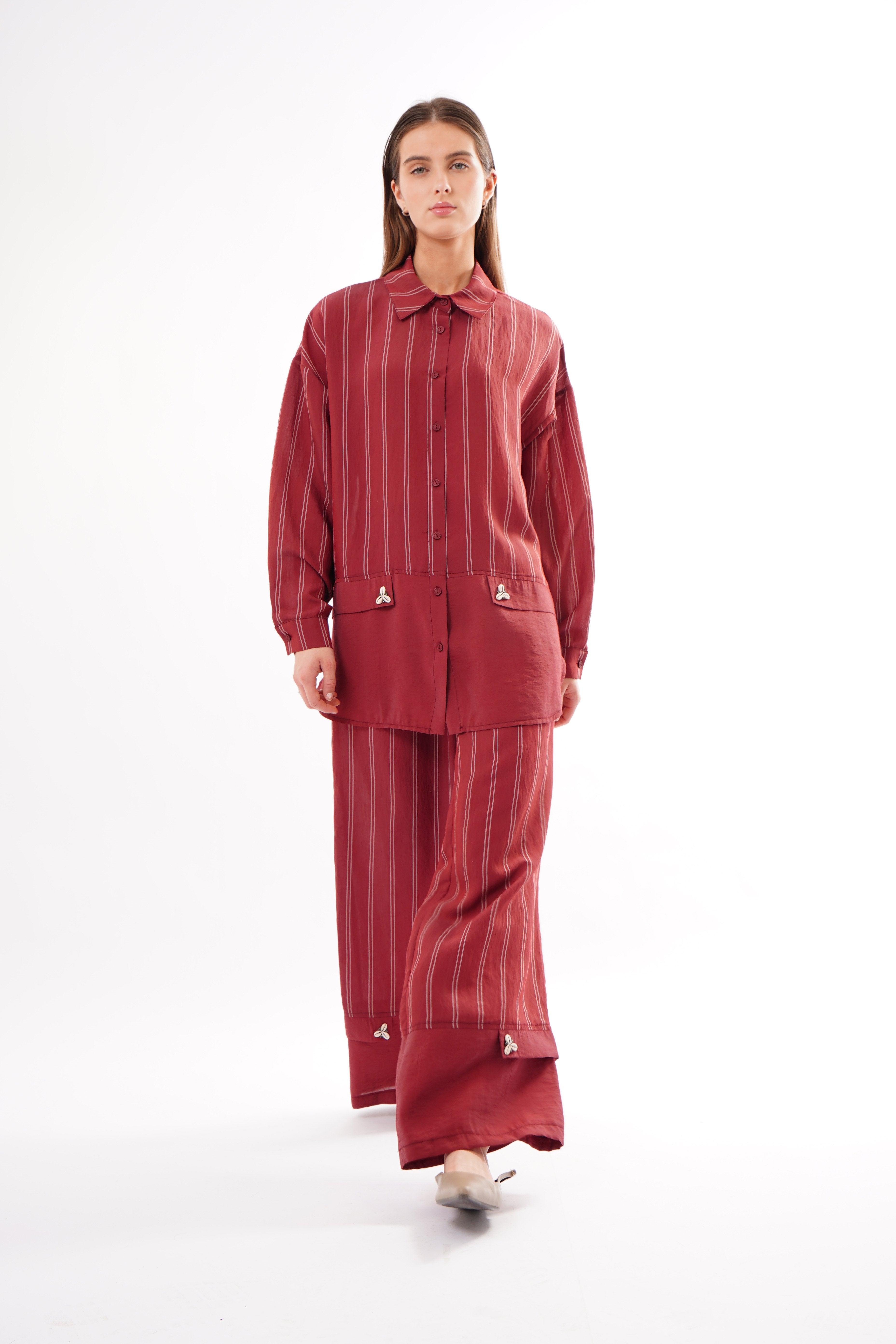 İSTİRİDYE DETAYLI PANTOLONLU TAKIM